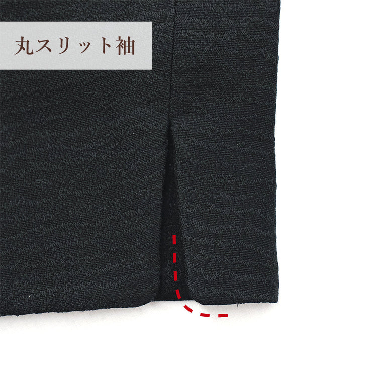 丸スリットのあるスーツジャケットの袖口